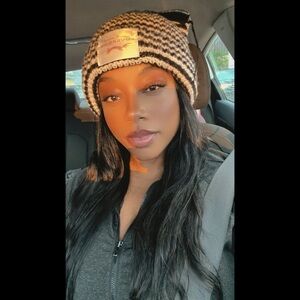 Meet your Posher, Briana